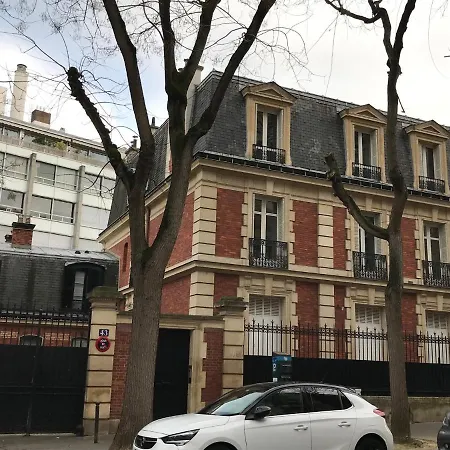 Appartamento Superbe Maison Individuelle Dans Parigi