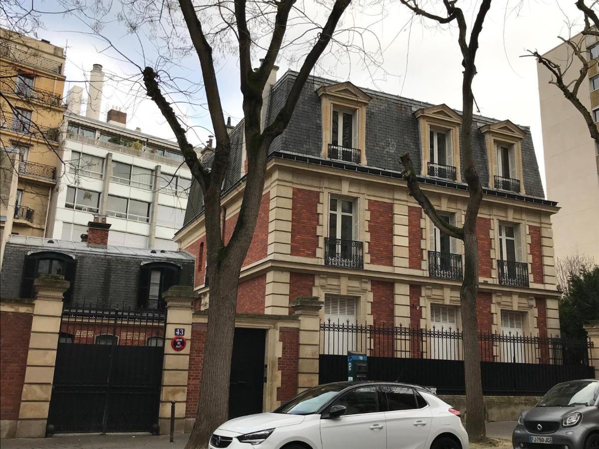 Appartamento Superbe Maison Individuelle Dans Parigi